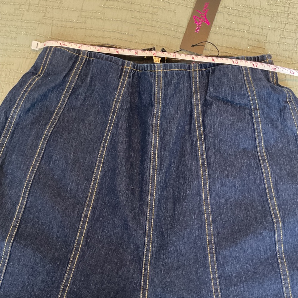 Nichole Lynel Women’s M Dark Wash High Rise Flare Pants NWT Stretch Denim - Picture 11 of 12
